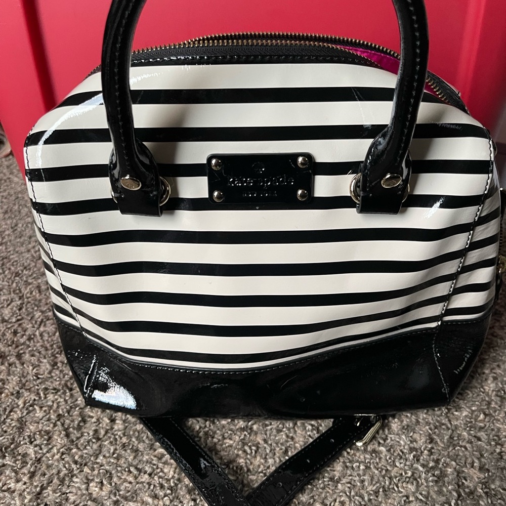 Kate spade bag, new, with cross body removable strap